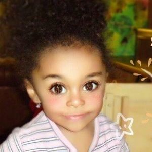 Meet your Posher, Elisa